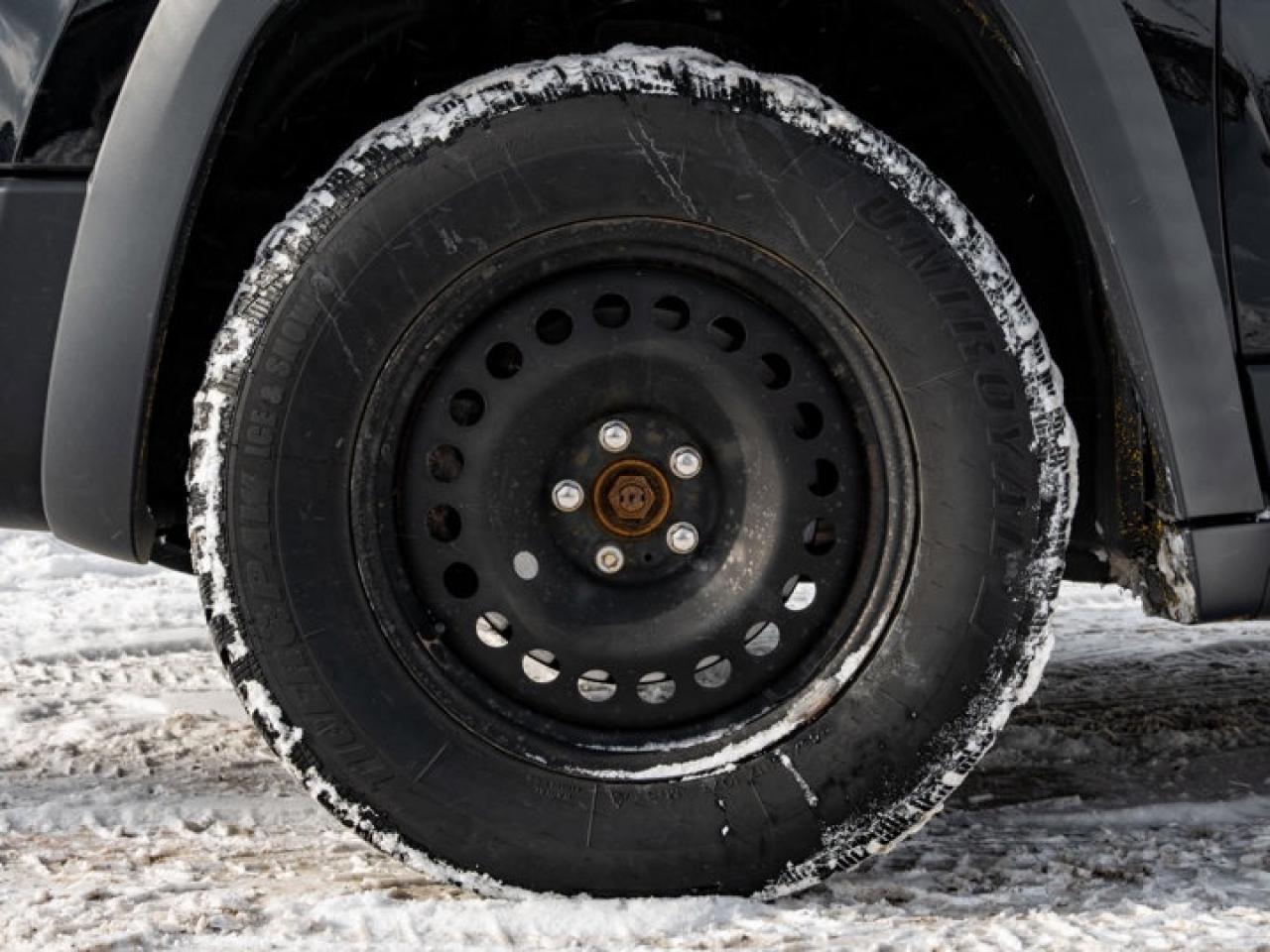 2021 Jeep Cherokee Trailhawk Photo