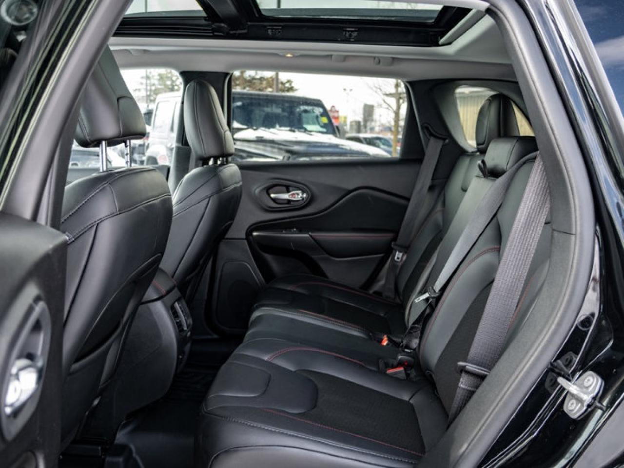 2021 Jeep Cherokee Trailhawk Photo