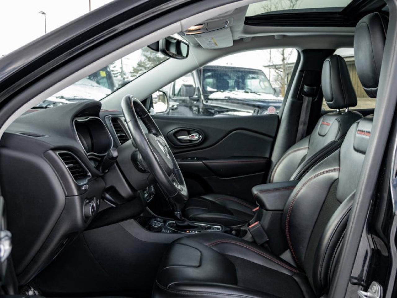 2021 Jeep Cherokee Trailhawk Photo