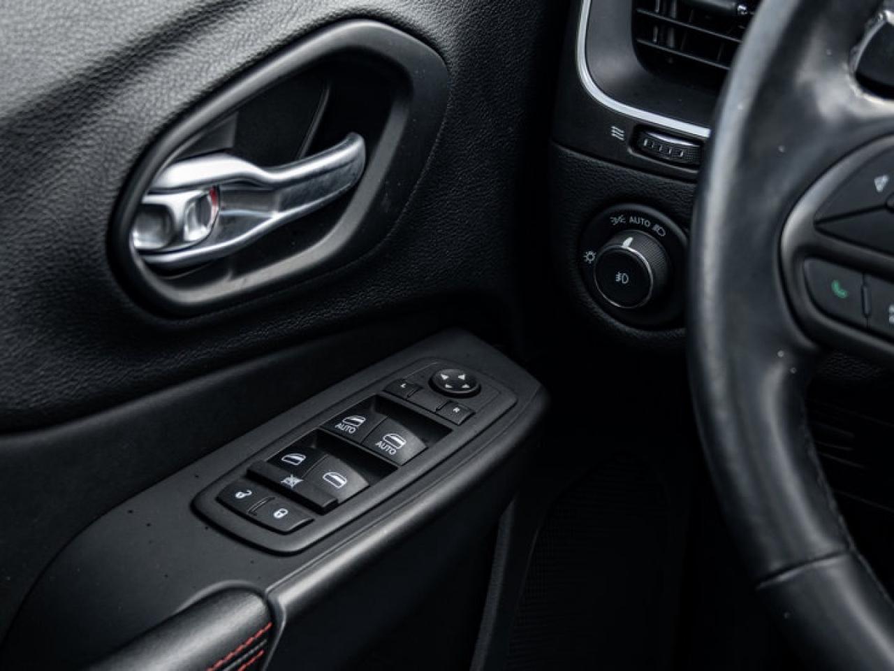 2021 Jeep Cherokee Trailhawk Photo