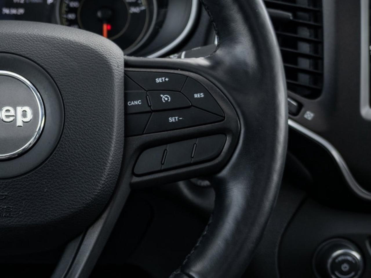 2021 Jeep Cherokee Trailhawk Photo