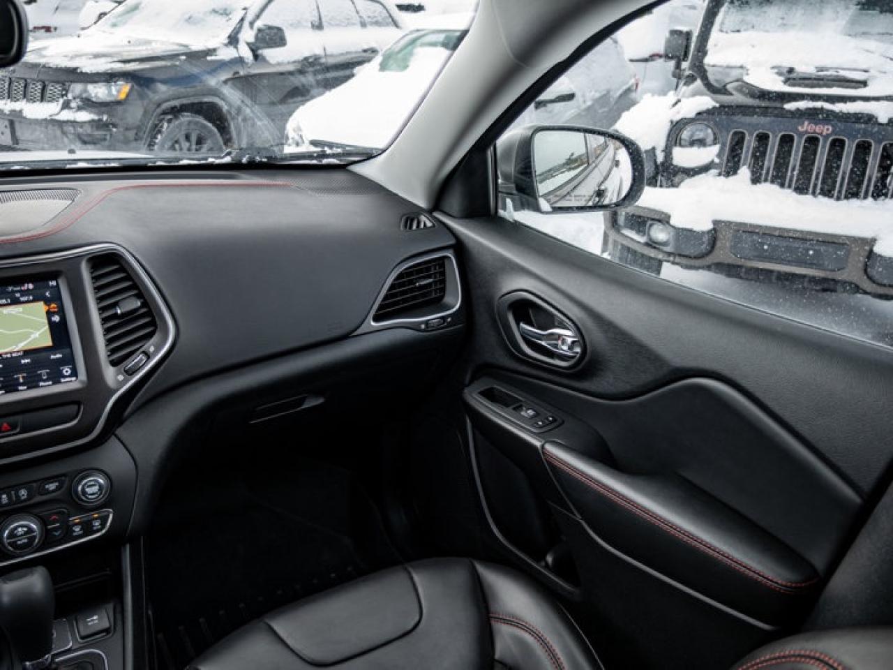 2021 Jeep Cherokee Trailhawk Photo