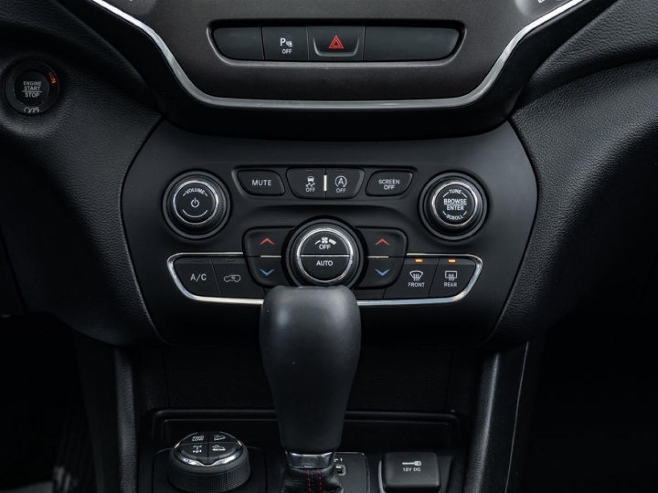 2021 Jeep Cherokee Trailhawk Photo