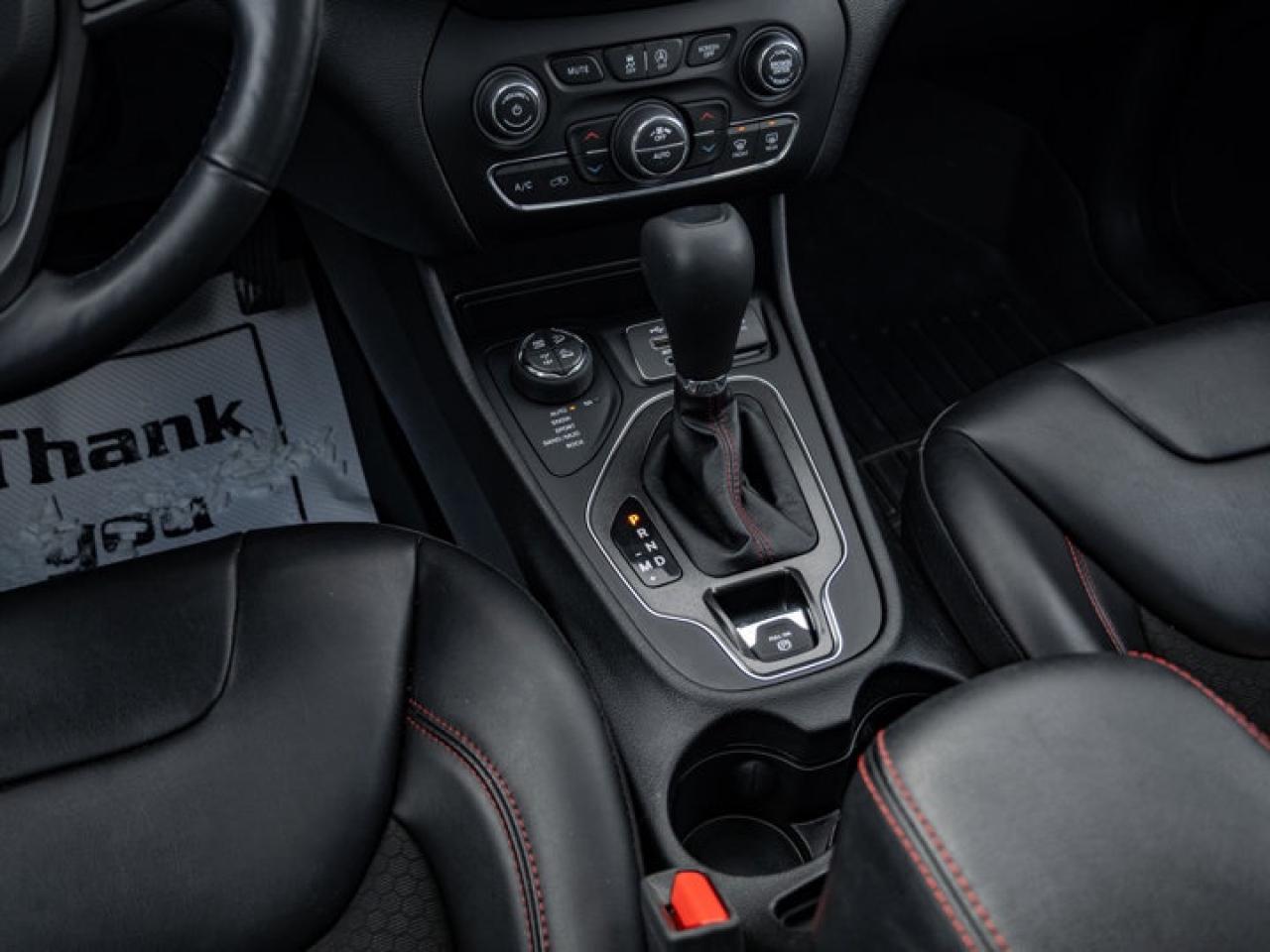 2021 Jeep Cherokee Trailhawk Photo