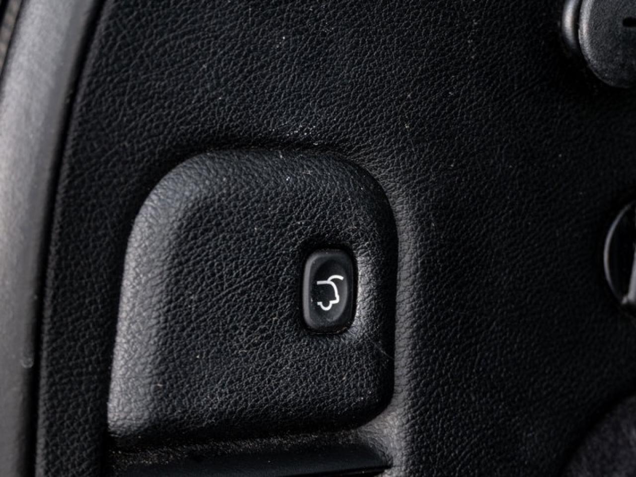 2018 Jeep Grand Cherokee Overland Photo