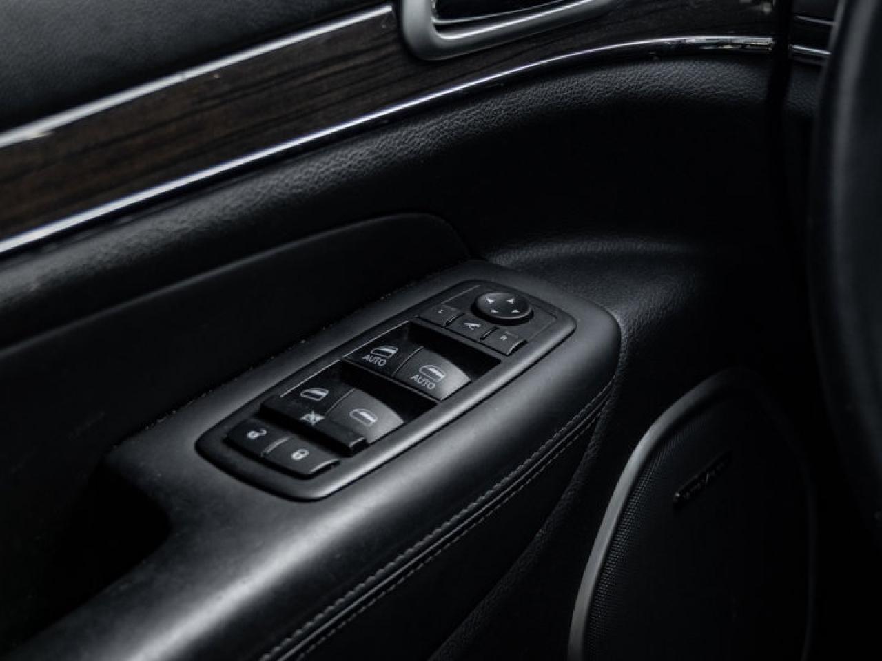 2018 Jeep Grand Cherokee Overland Photo