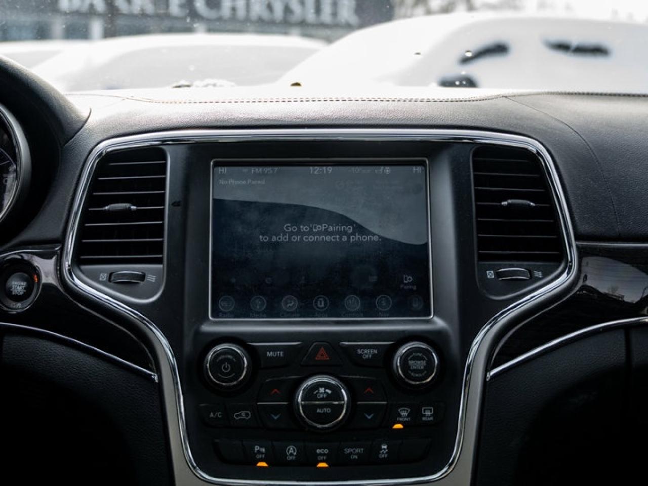 2018 Jeep Grand Cherokee Overland Photo