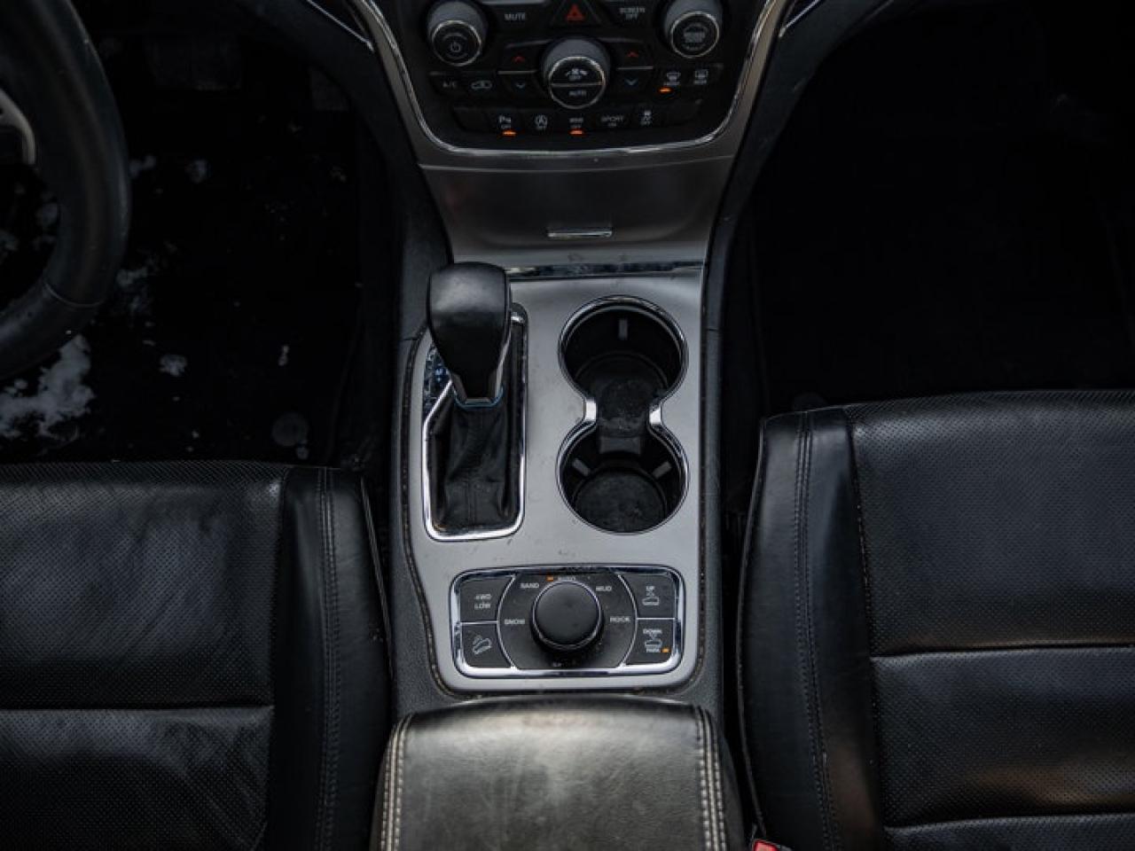 2018 Jeep Grand Cherokee Overland Photo