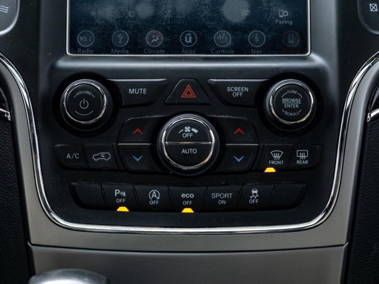 2018 Jeep Grand Cherokee Overland Photo