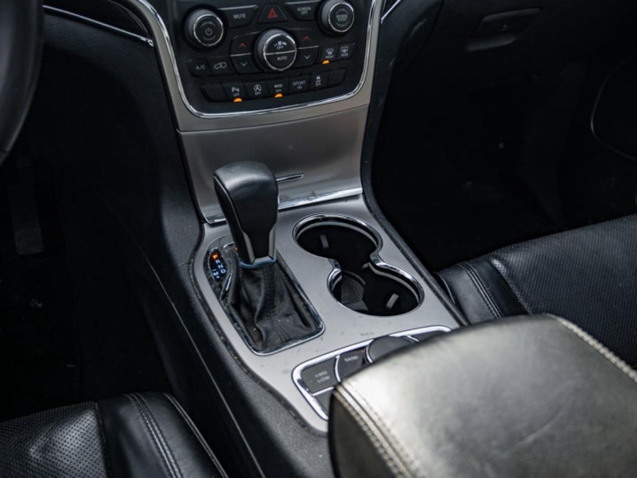 2018 Jeep Grand Cherokee Overland Photo