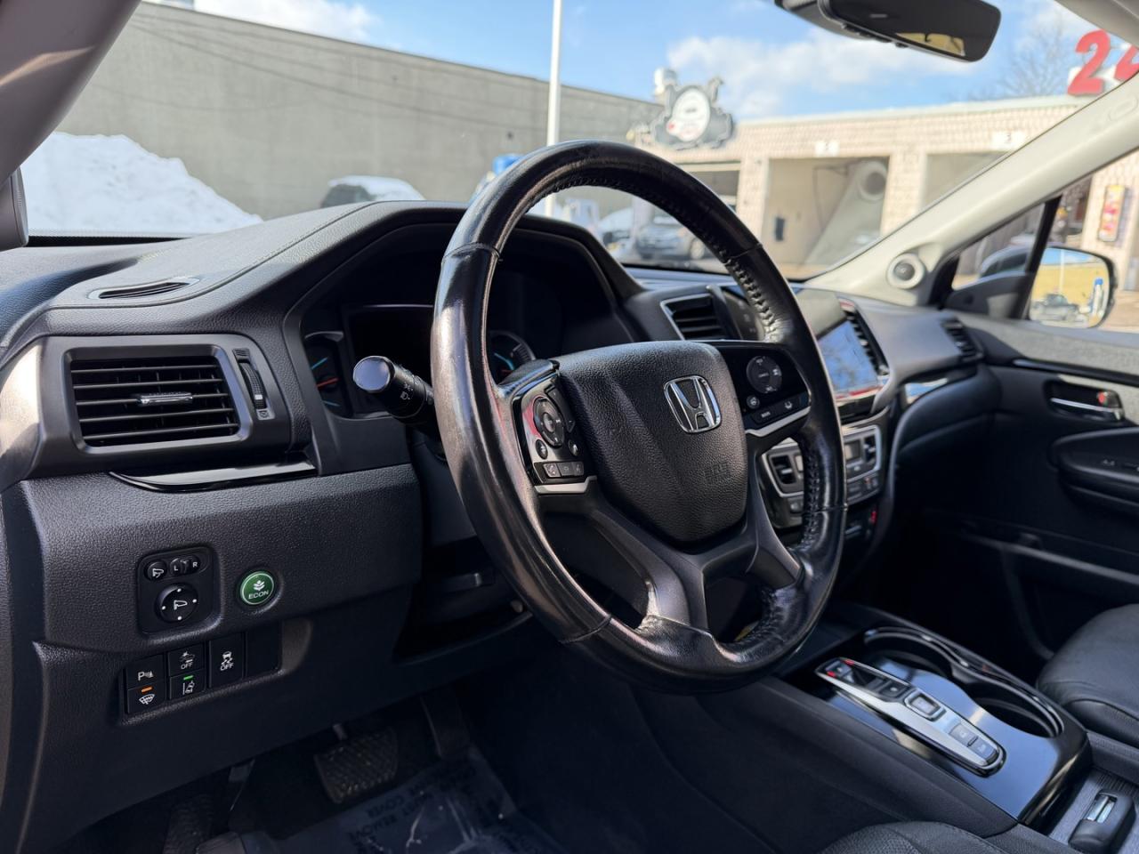 2021 Honda Pilot Touring AWD 7-Passenger Photo