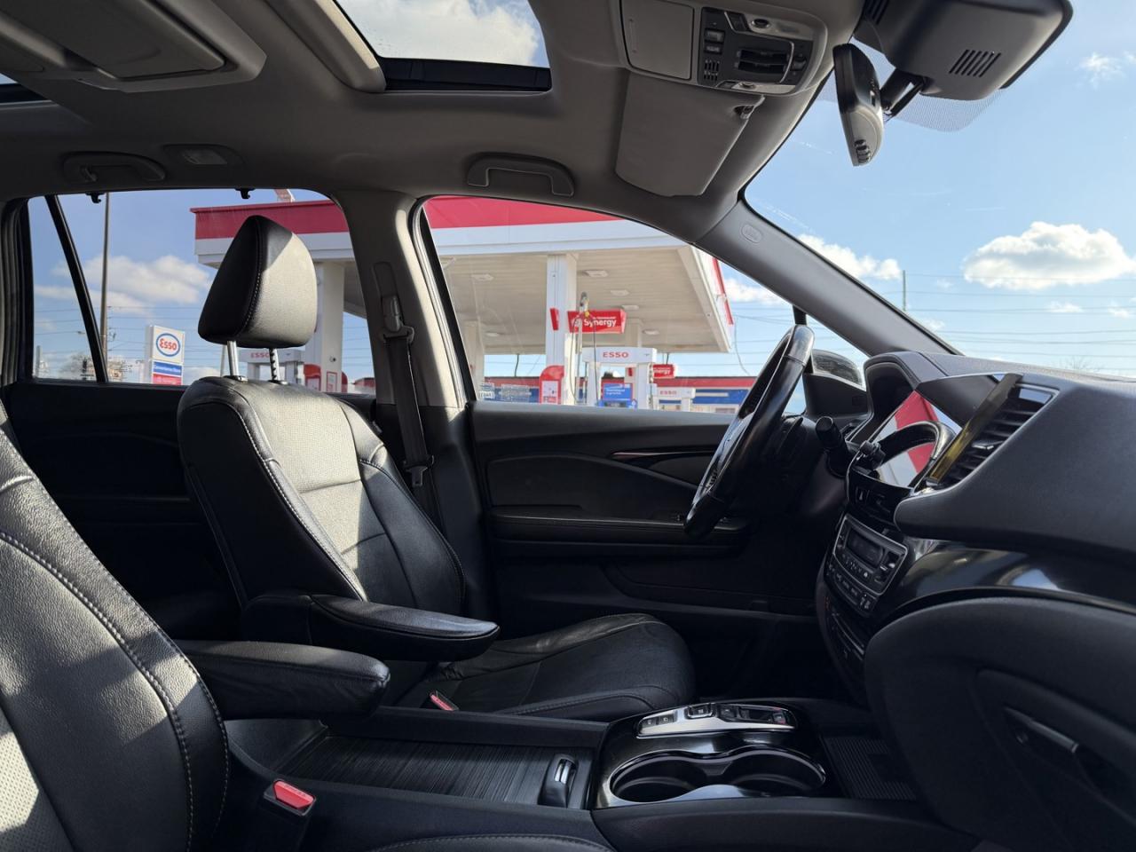 2021 Honda Pilot Touring AWD 7-Passenger Photo