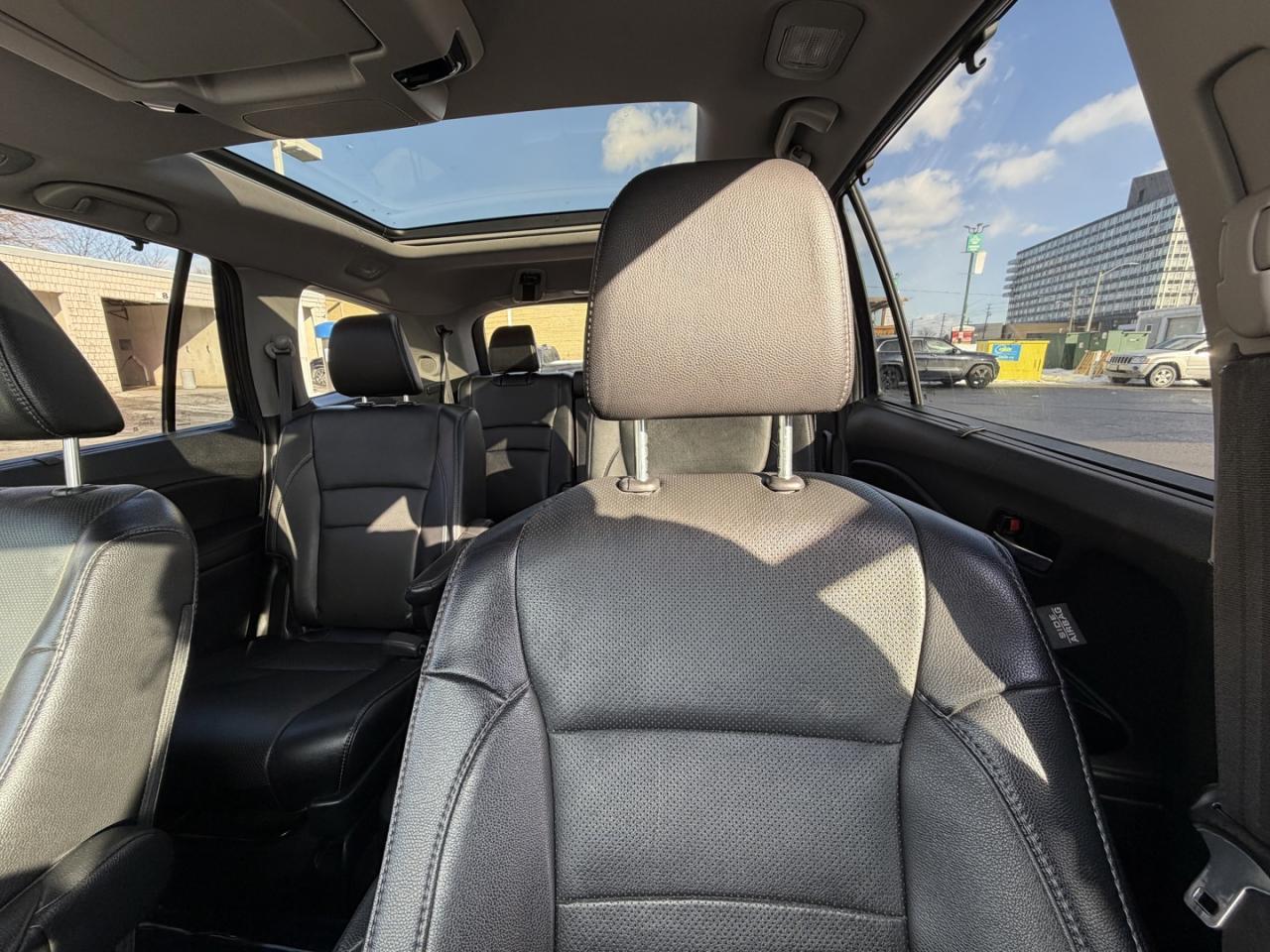 2021 Honda Pilot Touring AWD 7-Passenger Photo
