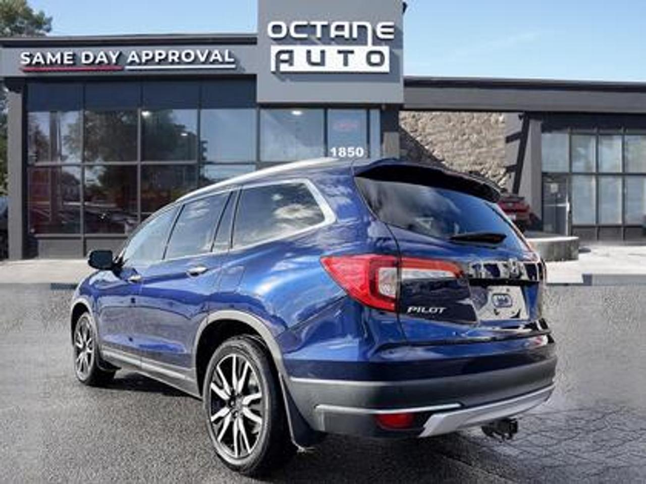 2021 Honda Pilot Touring AWD 7-Passenger Photo