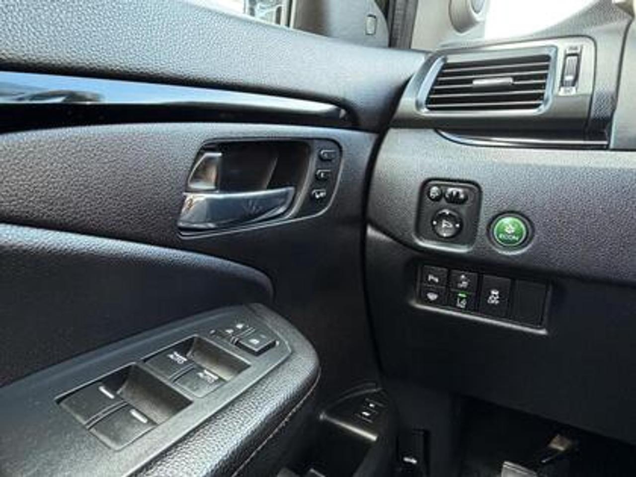 2021 Honda Pilot Touring AWD 7-Passenger Photo