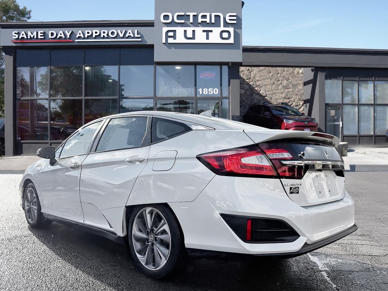 2019 Honda Clarity Plug-In Hybrid Photo3