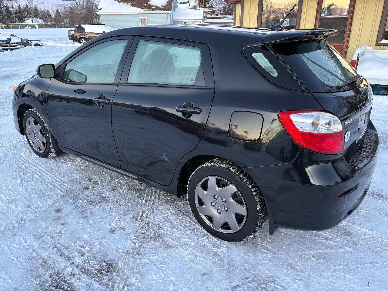 2010 Toyota Matrix  Photo3