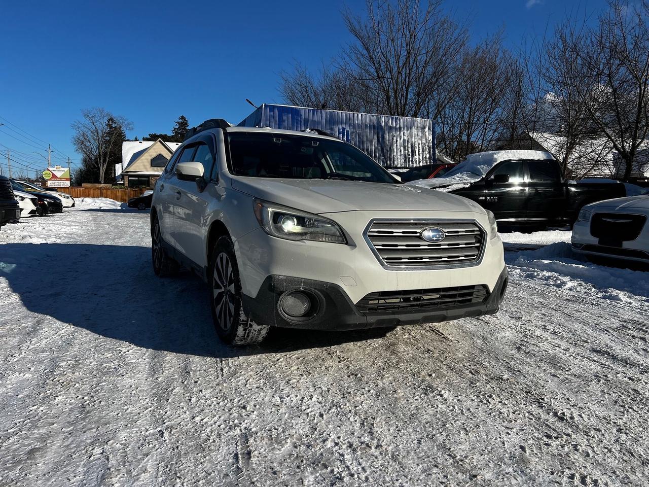 2017 Subaru Outback 3.6R Limited Photo0
