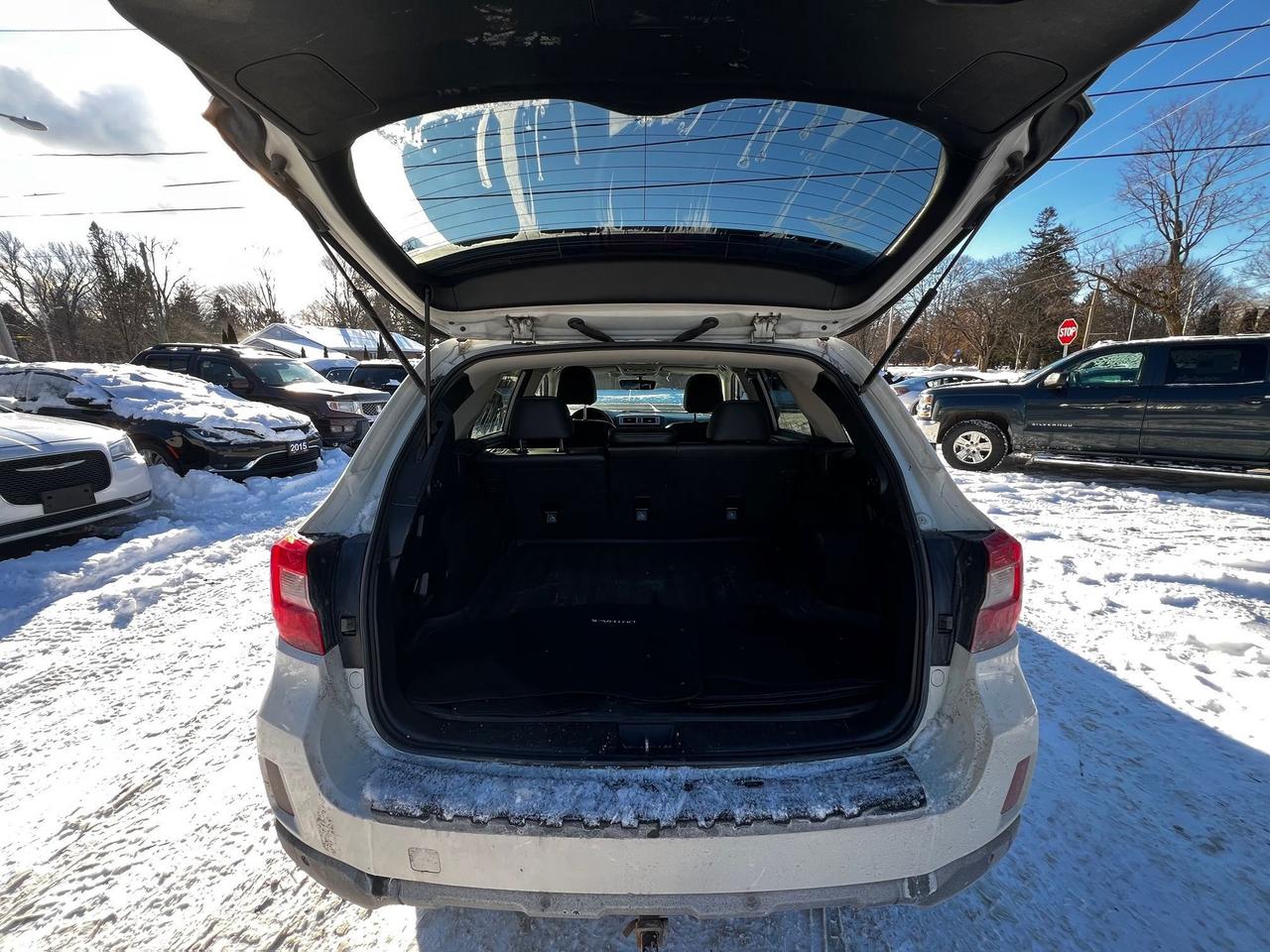 2017 Subaru Outback 3.6R Limited Photo