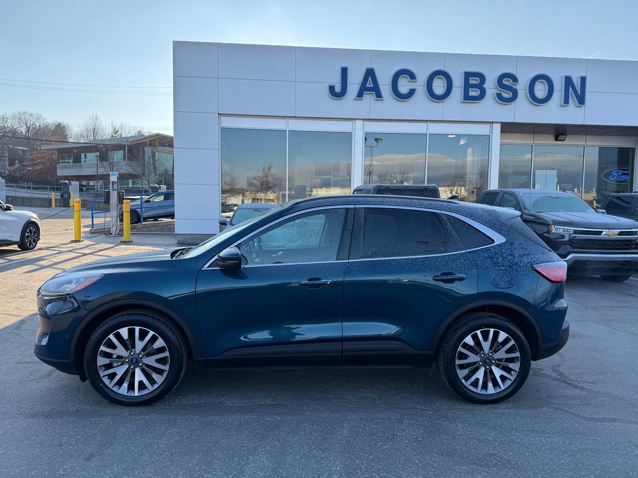 2020 Ford Escape Titanium Hybrid Photo1