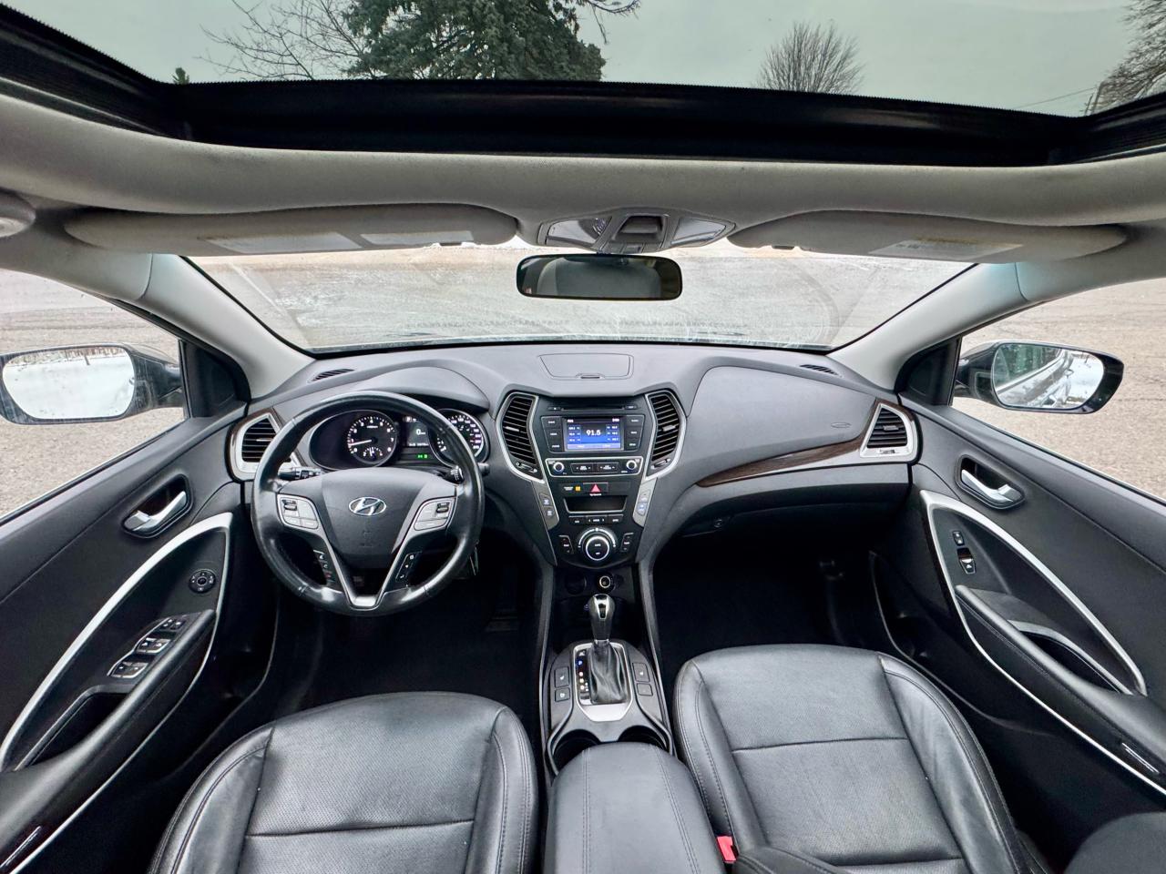 2017 Hyundai Santa Fe Sport SE -AWD Fully Loaded Photo