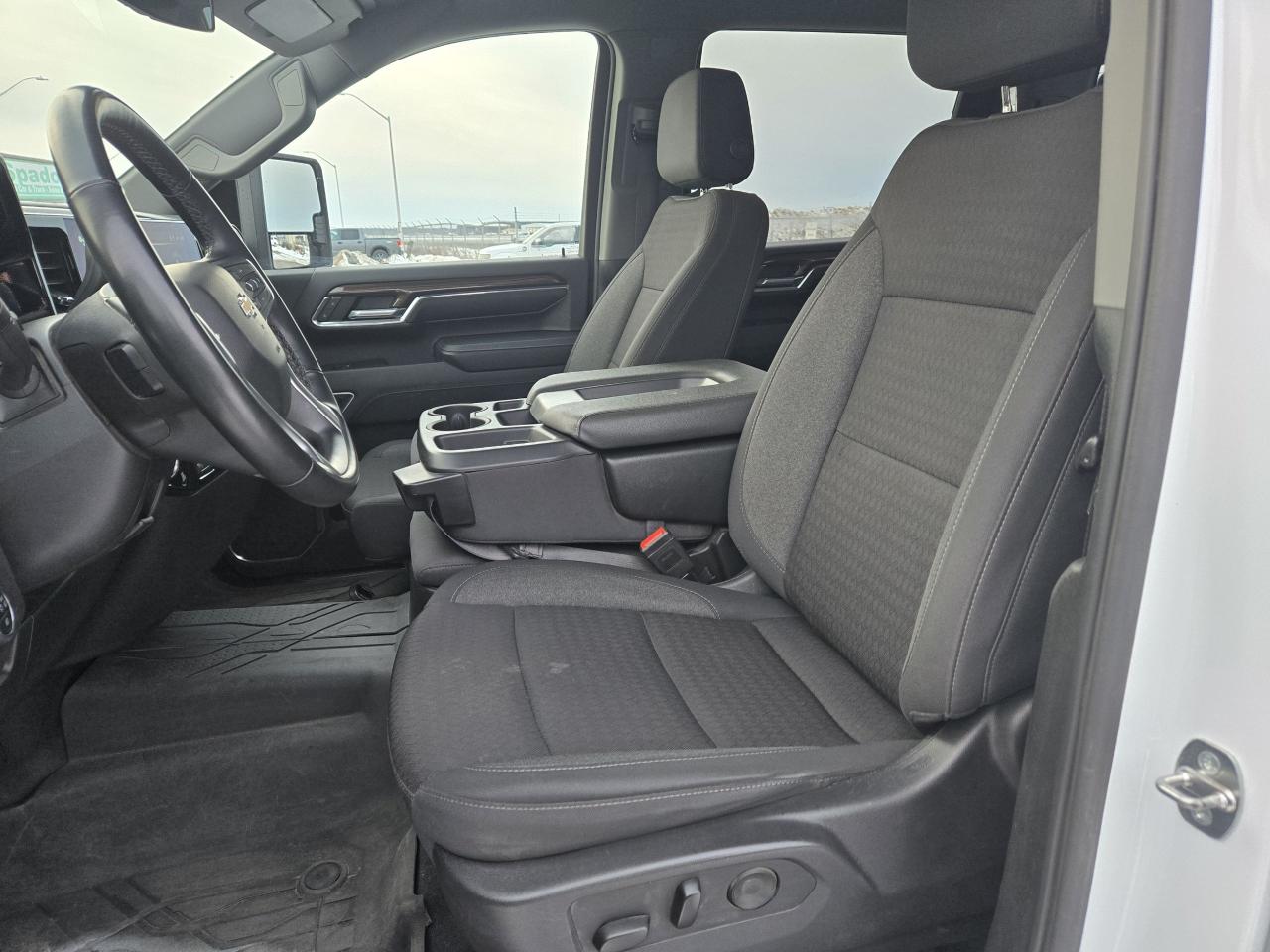 2024 Chevrolet Silverado 2500 4WD Crew Cab 172" LT Photo