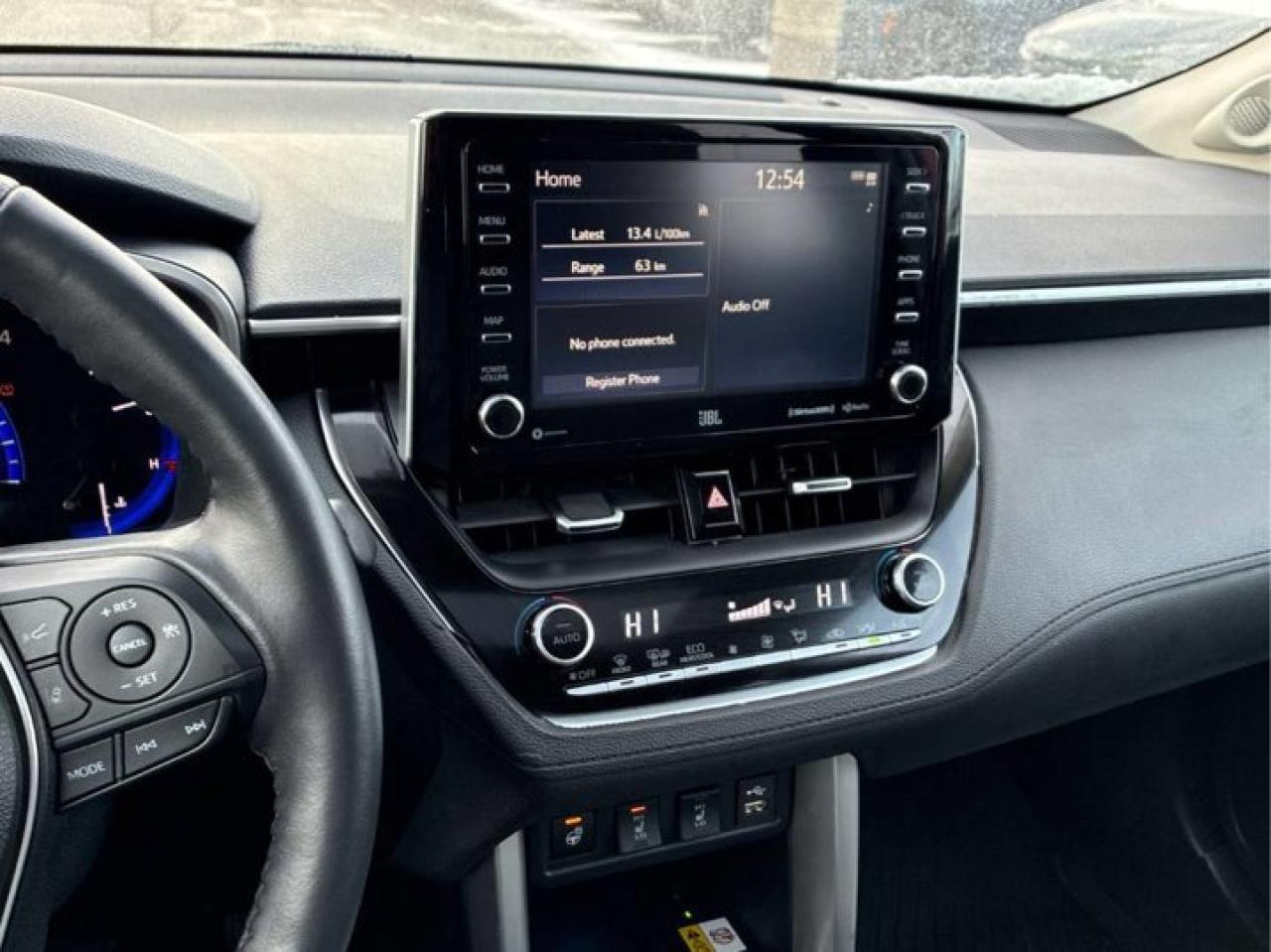 2022 Toyota Corolla Cross XLE AWD | Leather | Sunroof | Heated Wheel + Seats | Power Hatch | Power Seat | CarPlay & More ! Photo