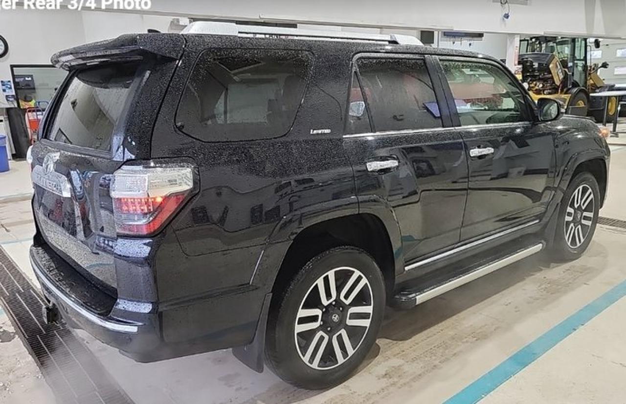 2022 Toyota 4Runner Limited | 7 Passenger | Leather | Sunroof | Nav | Heated Wheel | Cooled + Heated Seats | and More ! Photo3
