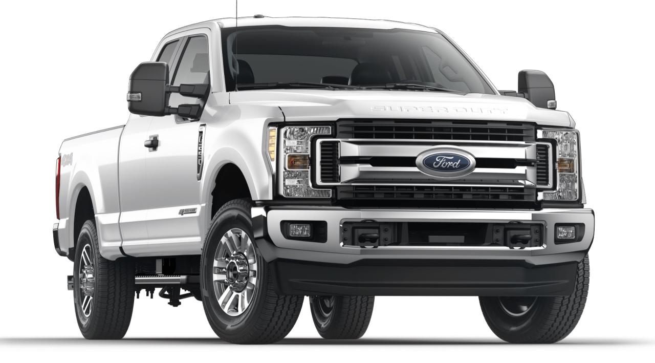 2018 Ford F-250 XLT 4WD SuperCab 6.75' Box Photo3
