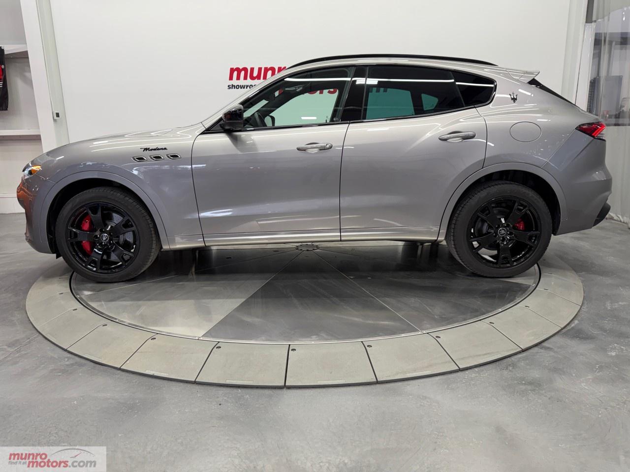 2022 Maserati Levante Modena 3.0L Photo3