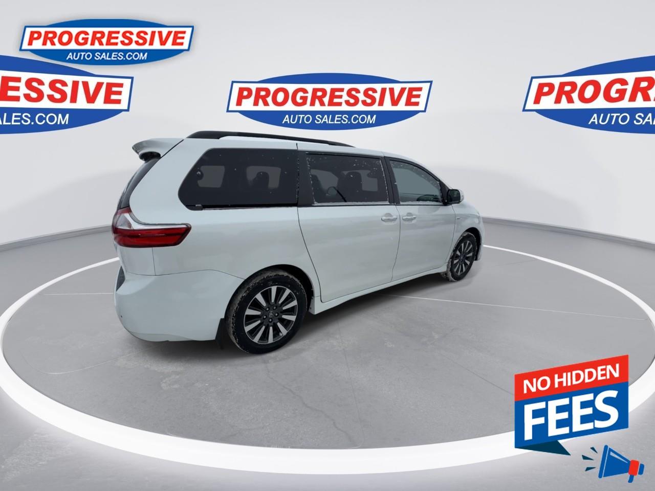 2018 Toyota Sienna XLE 7-Passenger Photo