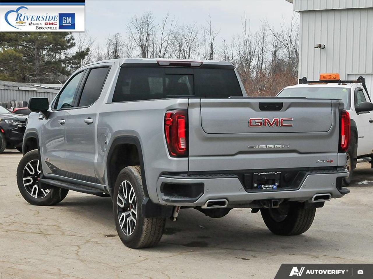 2024 GMC Sierra 1500 AT4 Photo3