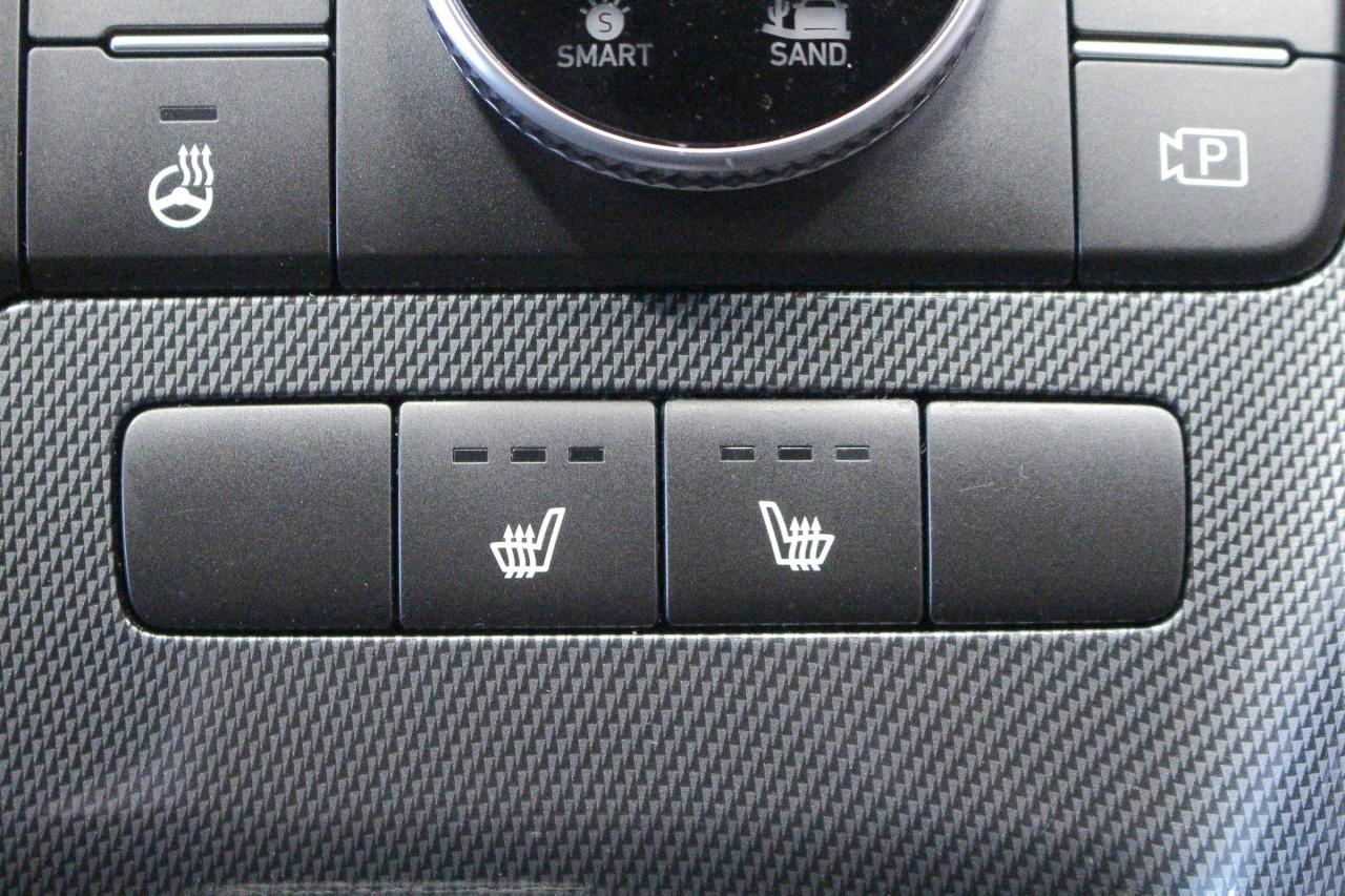 2022 Hyundai Santa Fe Preferred TWO SETS OF TIRES - HEATED SEATS/STEERING WHEEL - CLOTH UPHOLSTERY Photo
