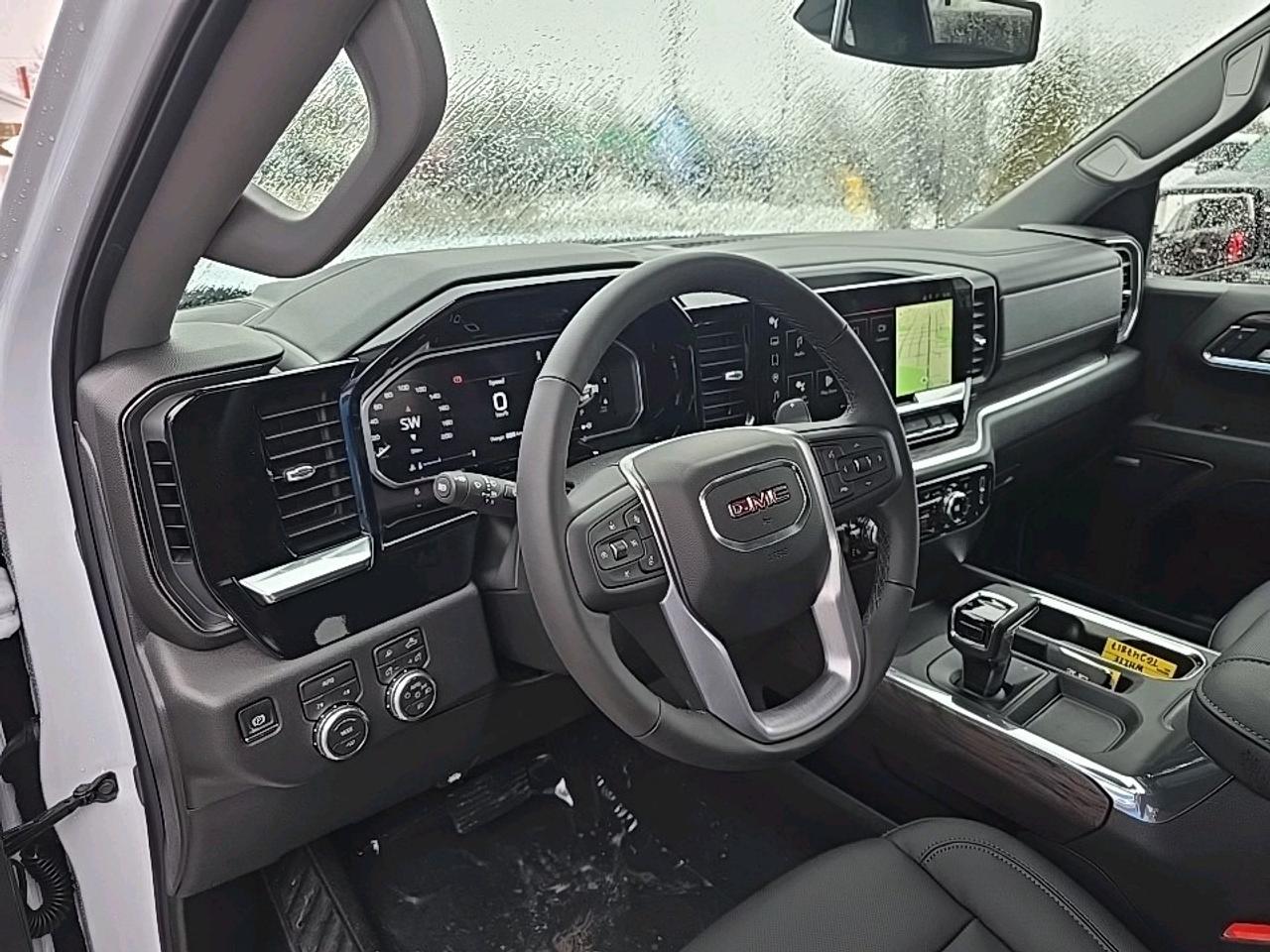 2026 GMC Sierra 1500 SLT Photo3