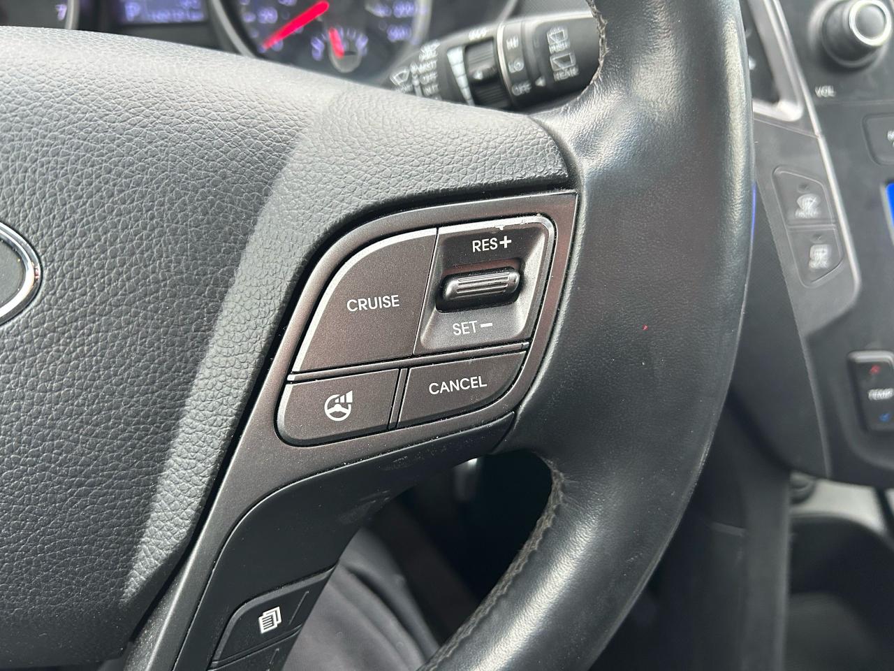 2013 Hyundai Santa Fe Luxury Photo