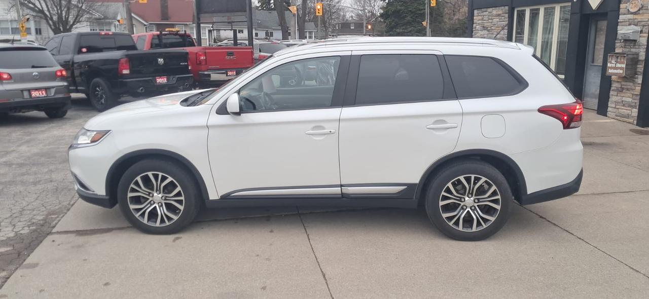 2016 Mitsubishi Outlander SE -AWD Photo