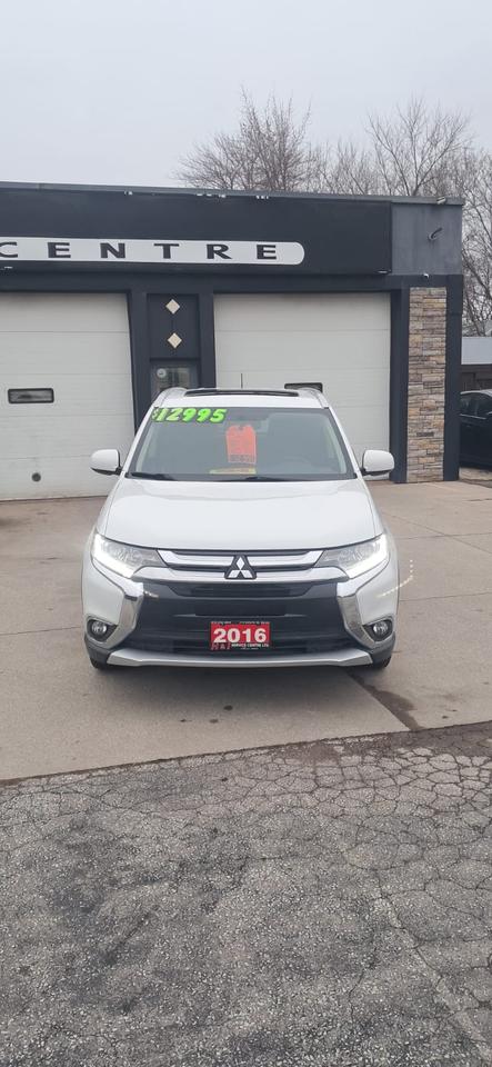 2016 Mitsubishi Outlander SE -AWD Photo3