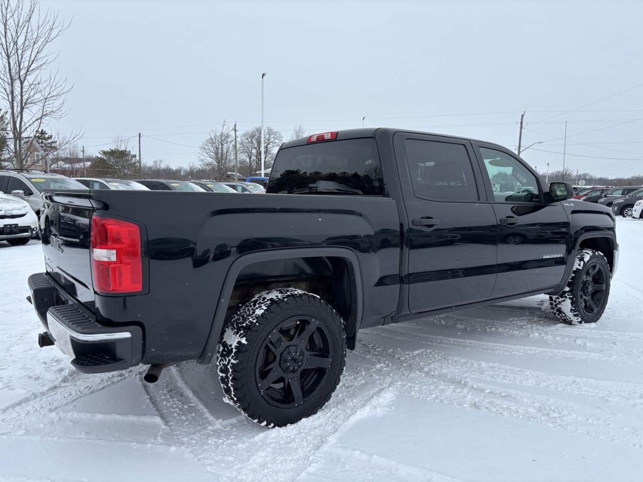 2018 GMC Sierra 1500 Base Crew Cab Long Box 4WD Photo4