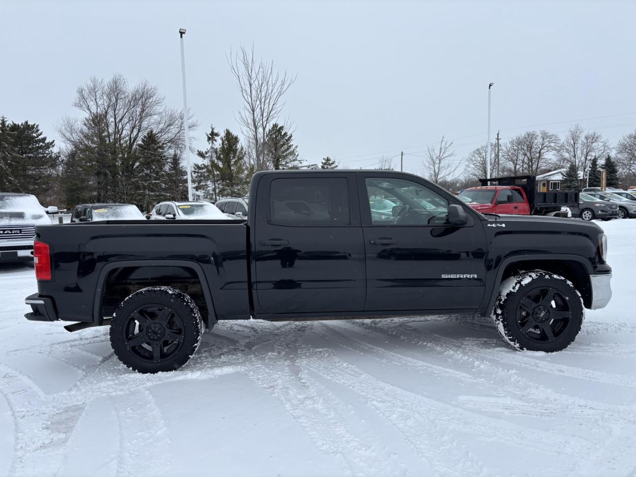 2018 GMC Sierra 1500 Base Crew Cab Long Box 4WD Photo