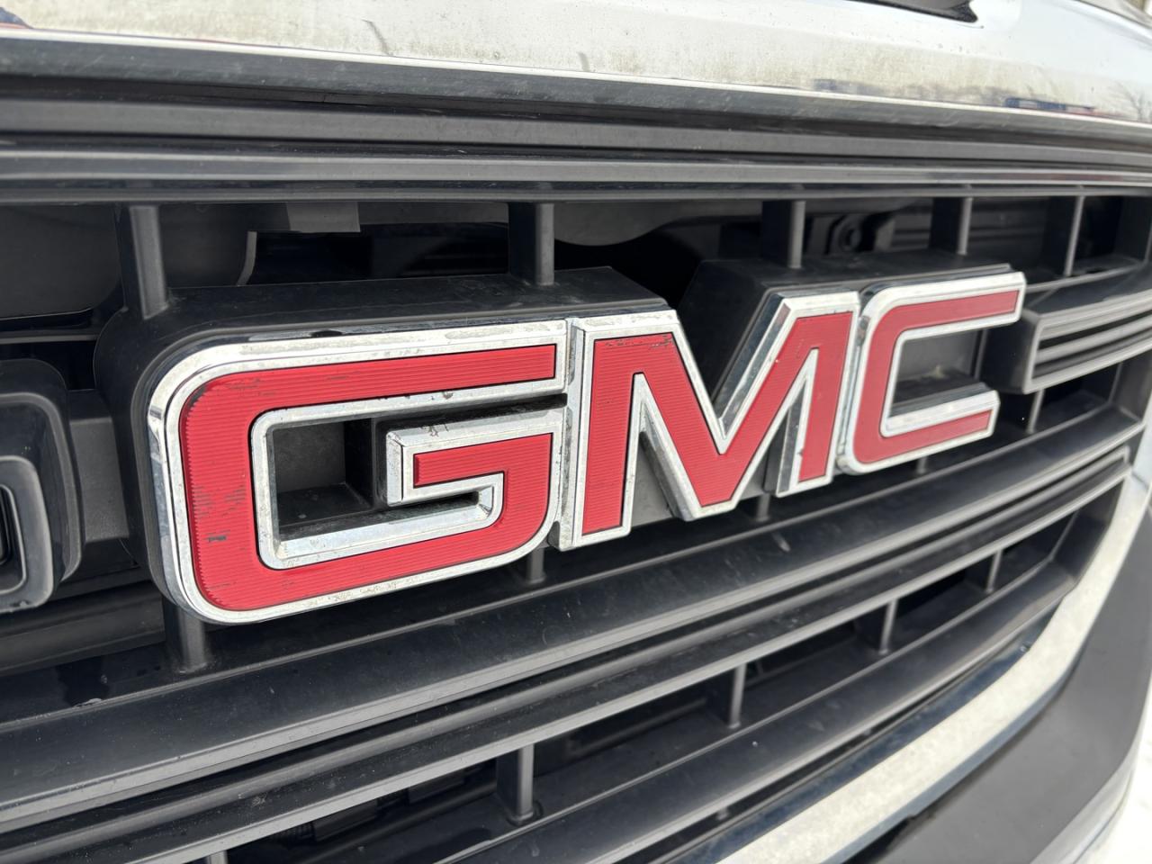 2018 GMC Sierra 1500 Base Crew Cab Long Box 4WD Photo