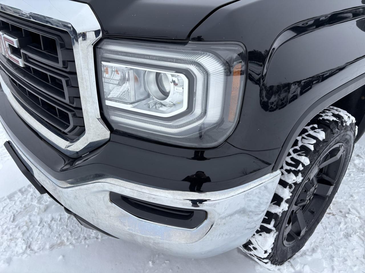 2018 GMC Sierra 1500 Base Crew Cab Long Box 4WD Photo