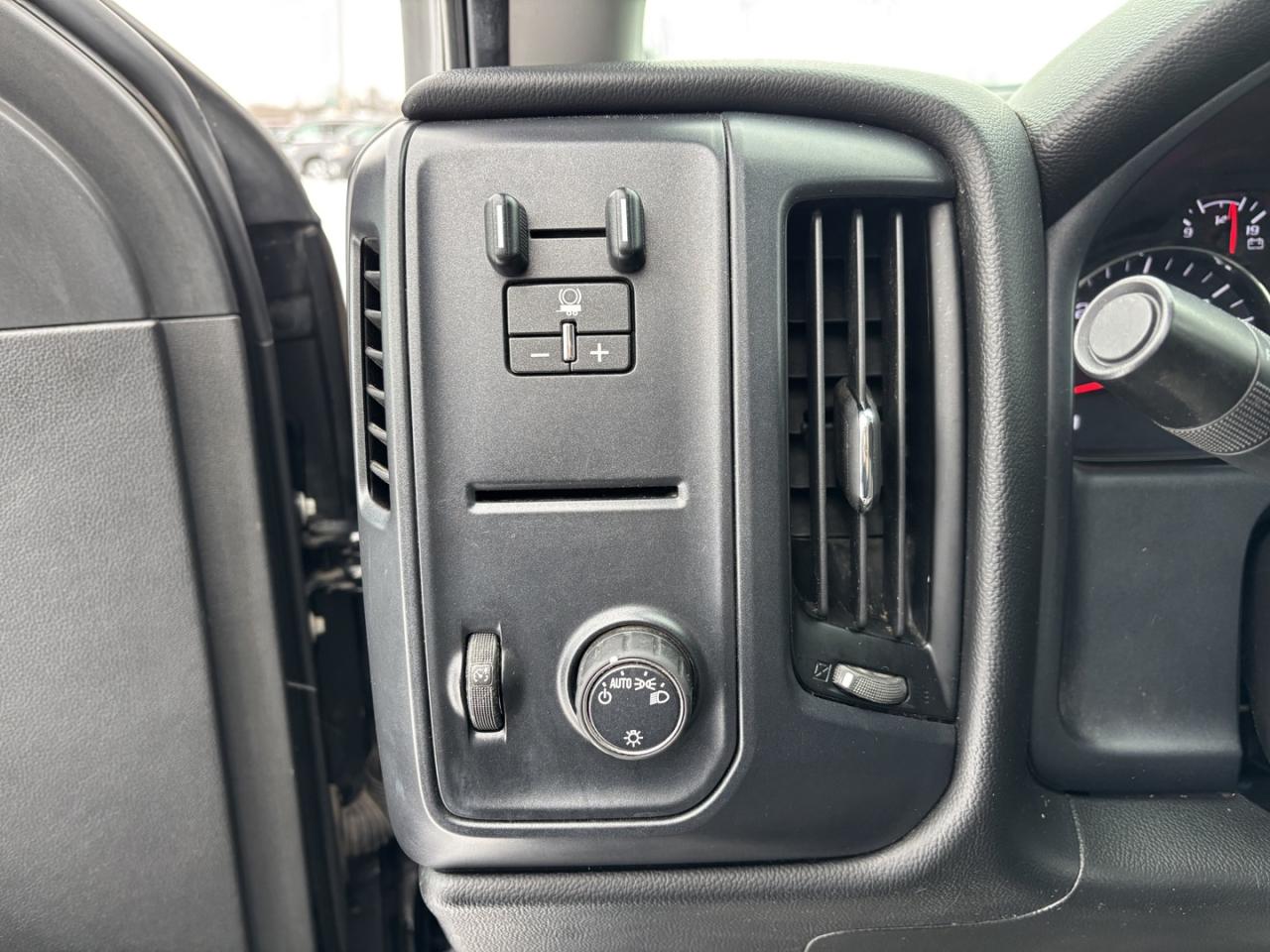 2018 GMC Sierra 1500 Base Crew Cab Long Box 4WD Photo