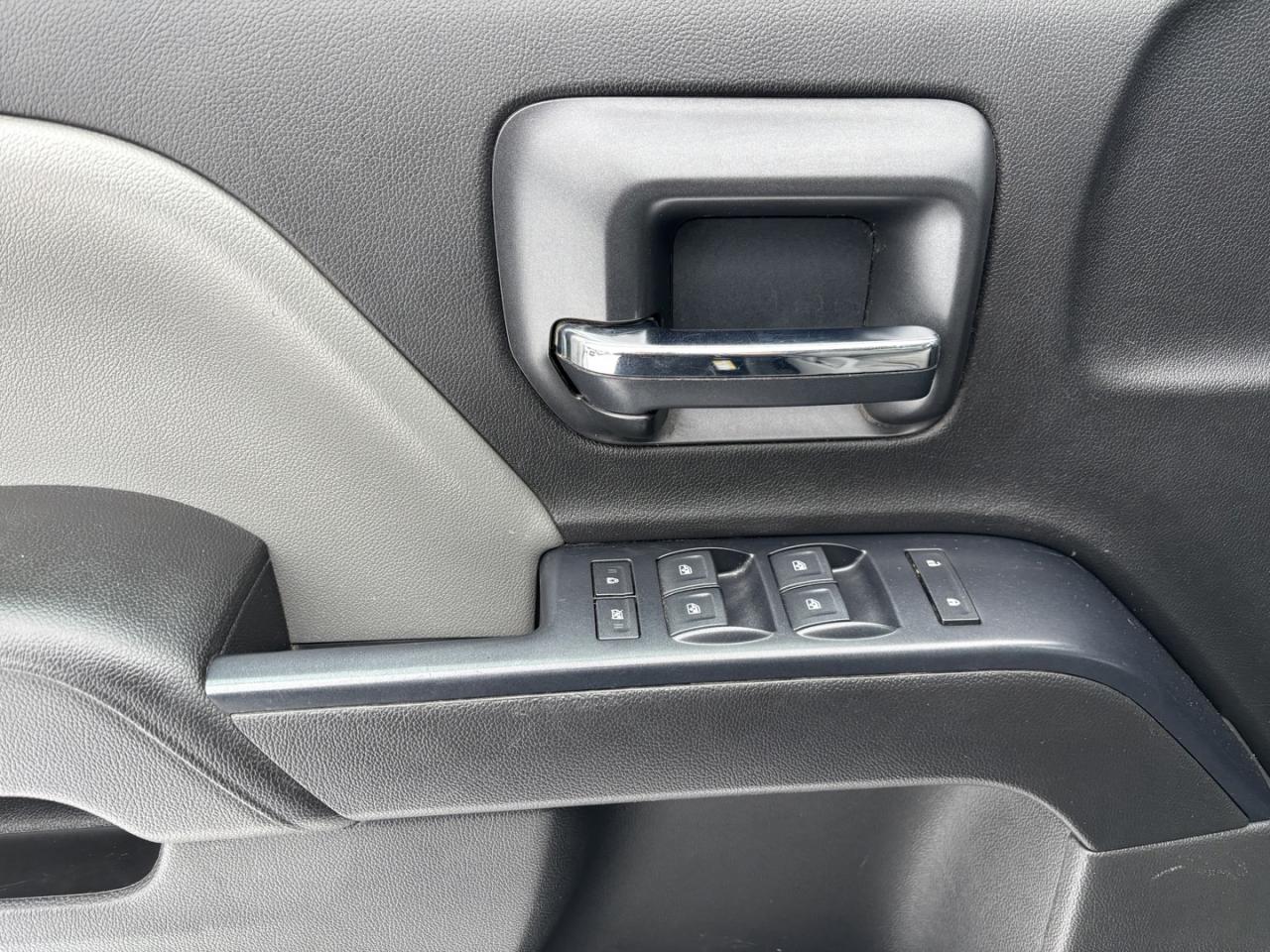 2018 GMC Sierra 1500 Base Crew Cab Long Box 4WD Photo