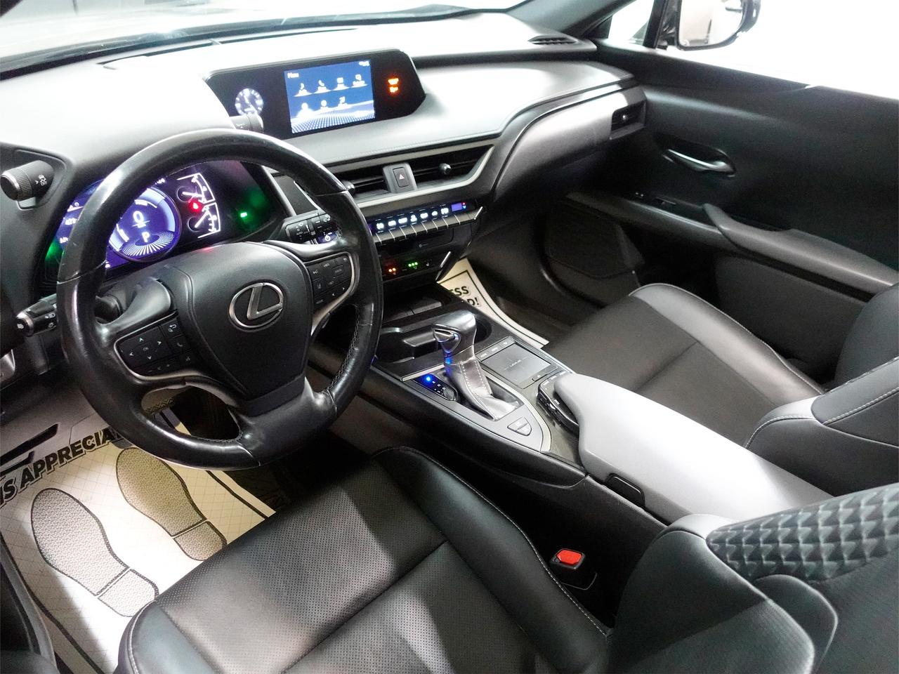 2021 Lexus UX 250 HYBRID AWD | Leather | Sunroof | BSM | CarPlay