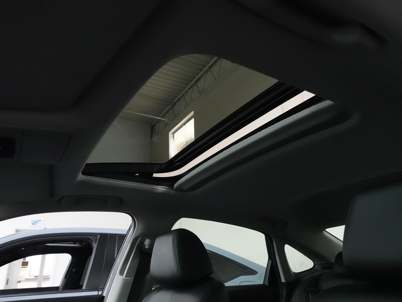 2024 Honda Civic TOURING | Nav | Leather | Sunroof | BSM | CarPlay Photo