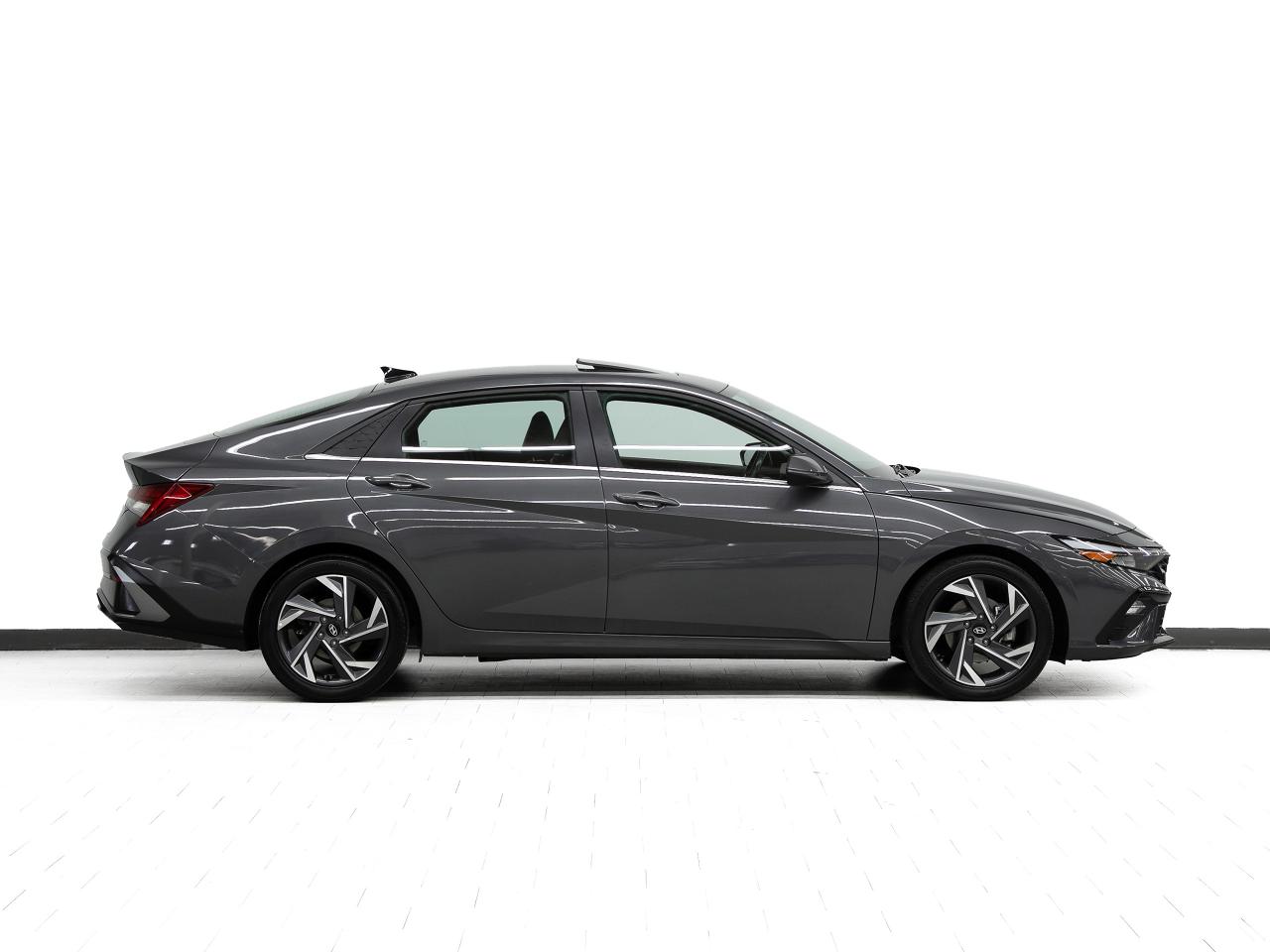 2024 Hyundai Elantra LUXURY | Nav | Leather | Sunroof | ACC | CarPlay