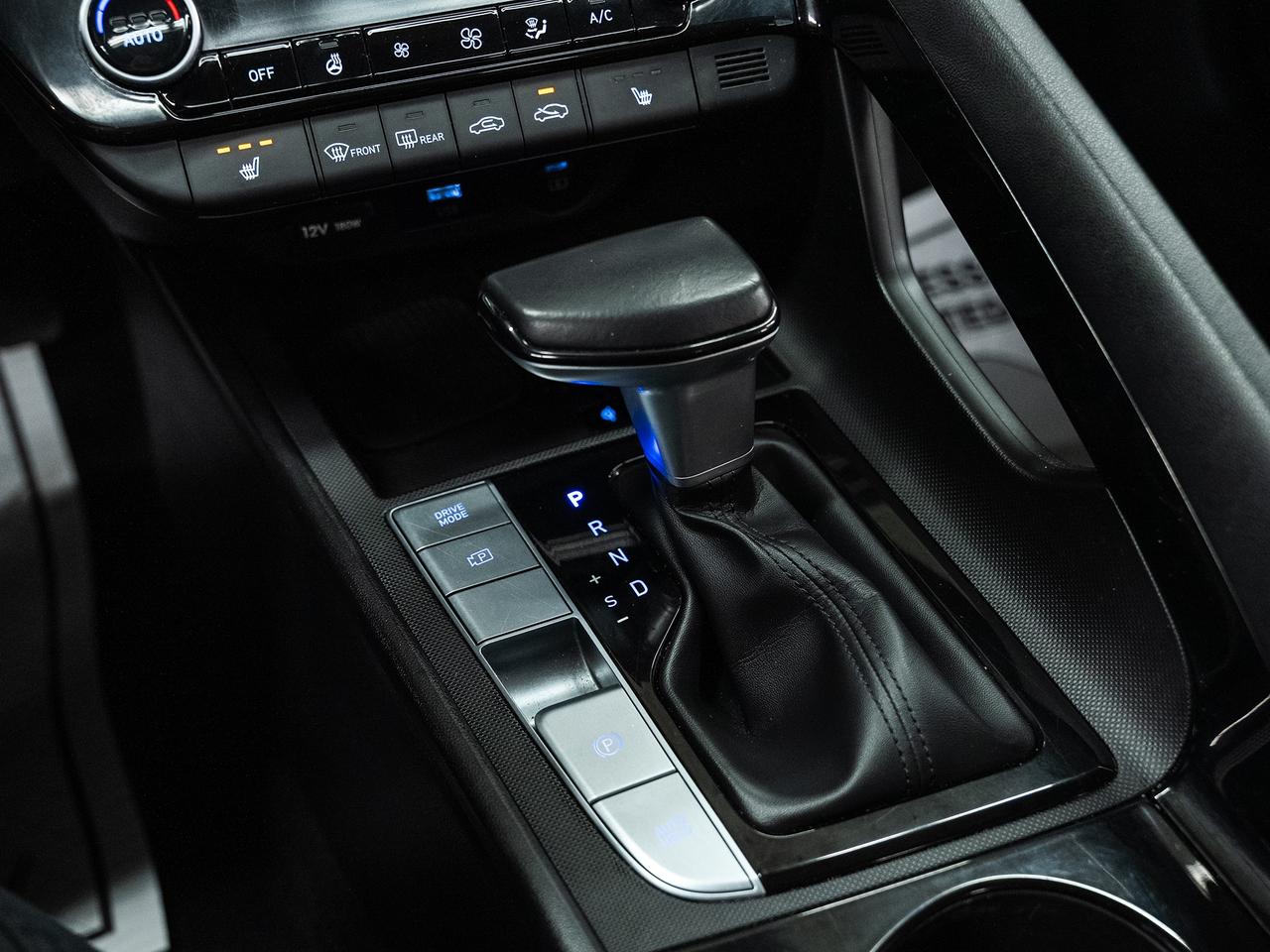 2024 Hyundai Elantra LUXURY | Nav | Leather | Sunroof | ACC | CarPlay