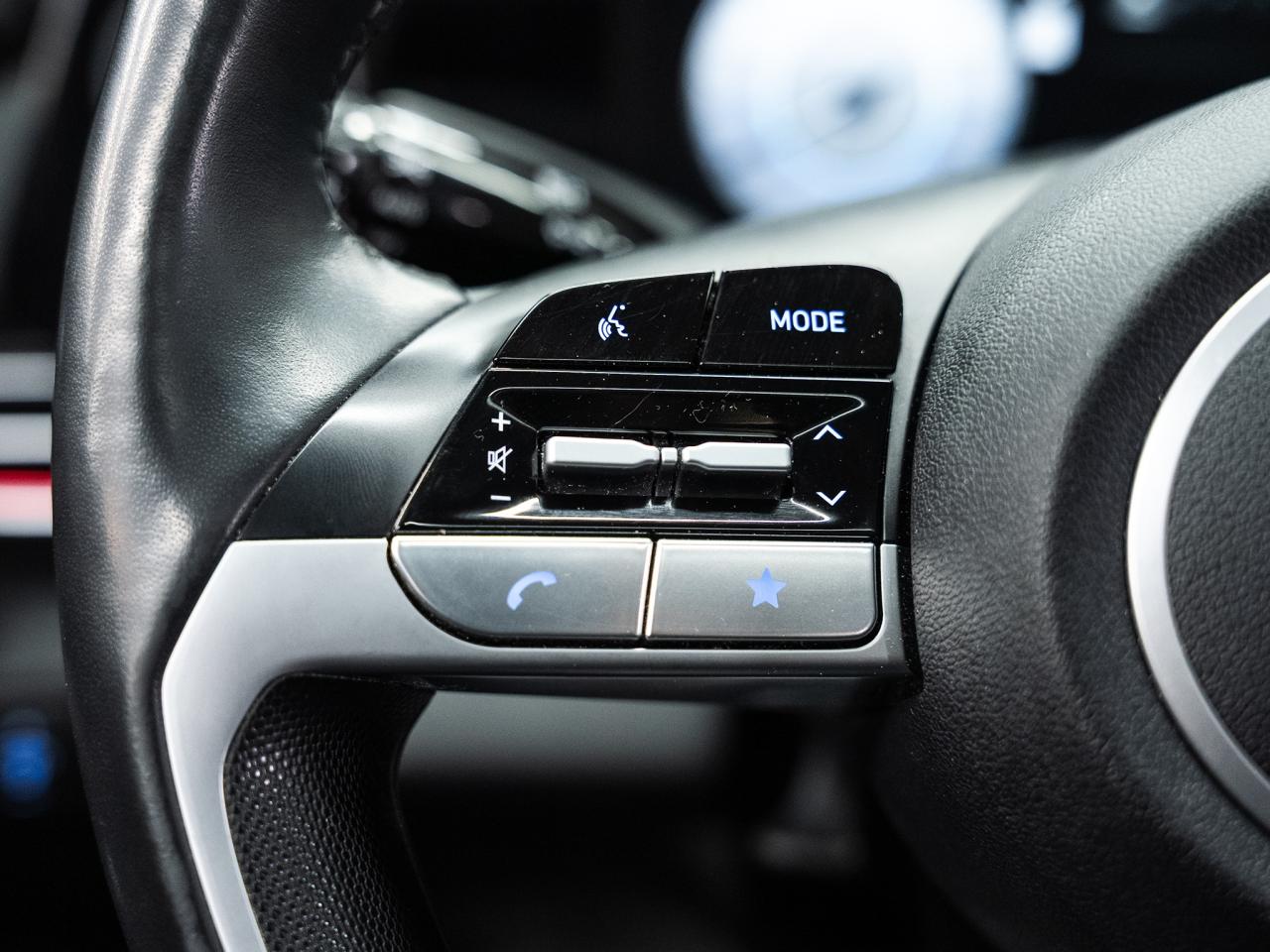 2024 Hyundai Elantra LUXURY | Nav | Leather | Sunroof | ACC | CarPlay