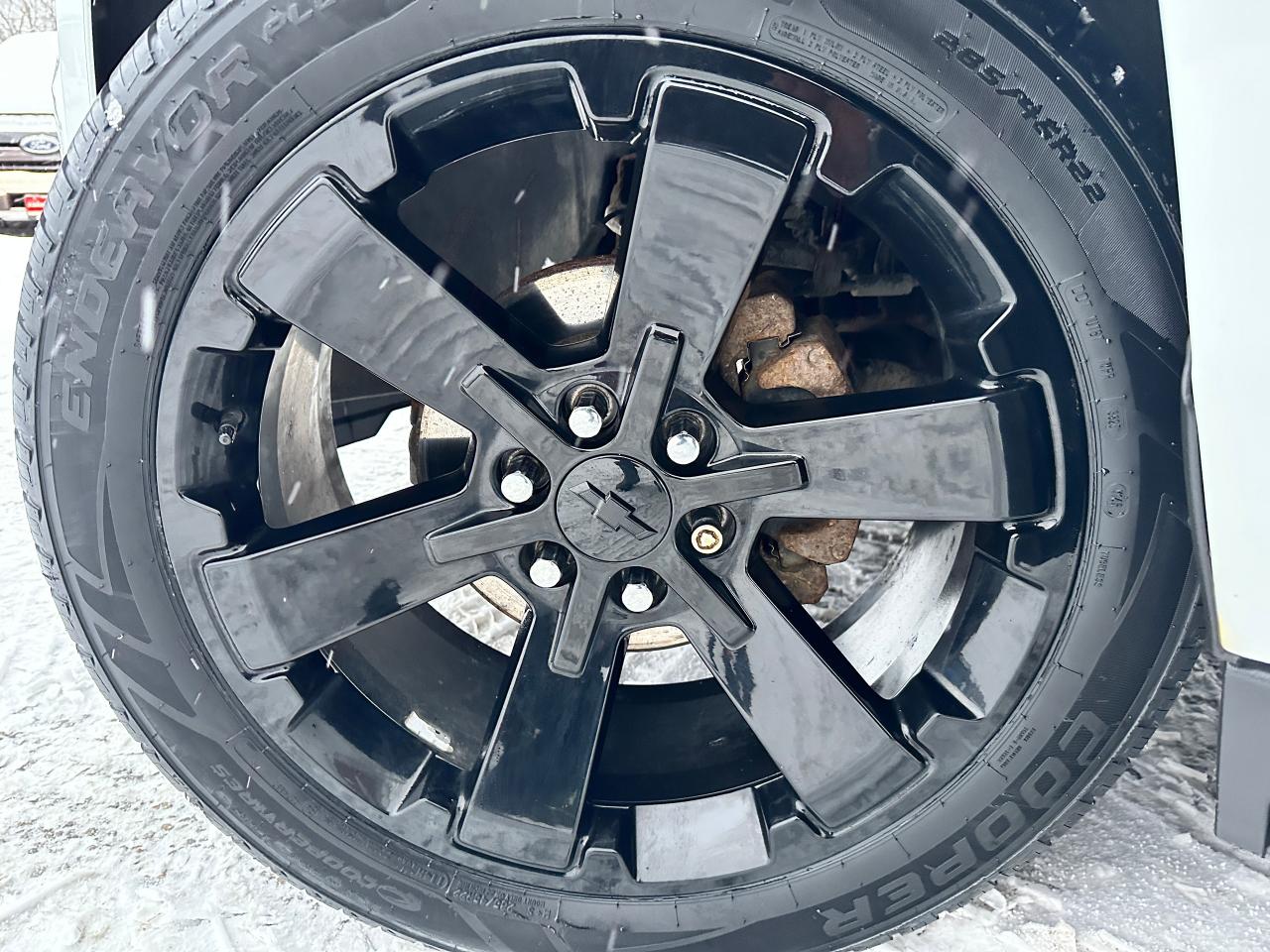 2019 Chevrolet Suburban LS 4X4 8-PASS Remote Start FM/XM CarPlay BackupCam Photo