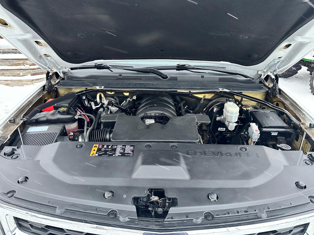 2019 Chevrolet Suburban LS 4X4 8-PASS Remote Start FM/XM CarPlay BackupCam Photo